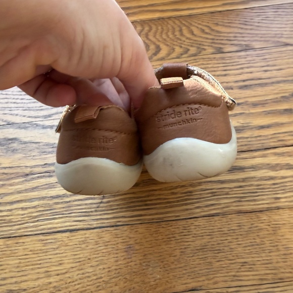 Stride Rite Mary Jane’s Size 5M - Picture 3 of 5